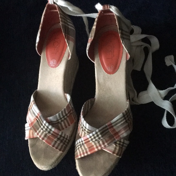 Ann taylor loft 8.5 wedges - Picture 4 of 8